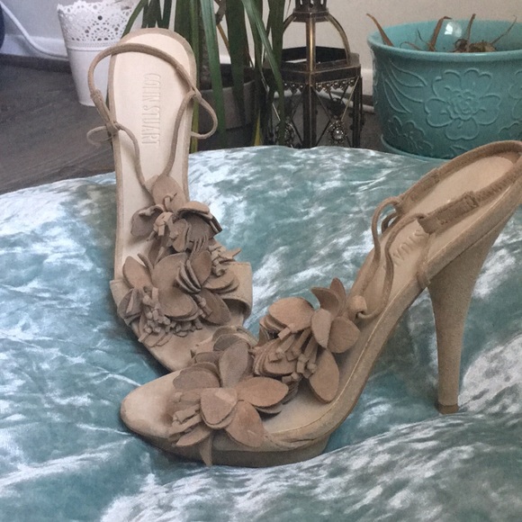 Colin Stuart Shoes - COLIN STUART beige suede slingback flower heels